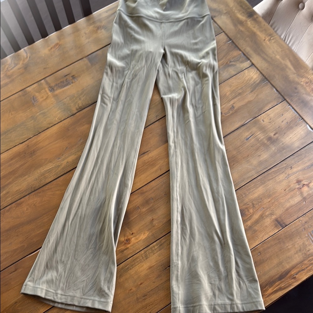 EUC Lululemon Flared Leggings